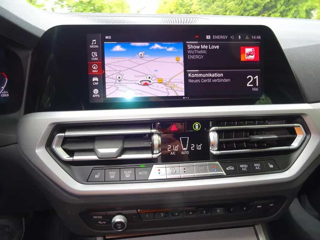BMW 318 d Touring Aut Advantage Navi LC Pro Leder LED 03/2022-photo-19