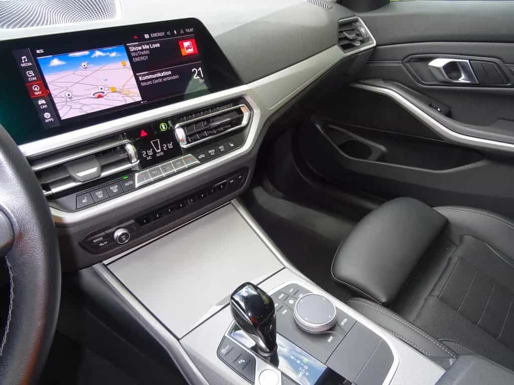 BMW 318 d Touring Aut Advantage Navi LC Pro Leder LED 03/2022-photo-20