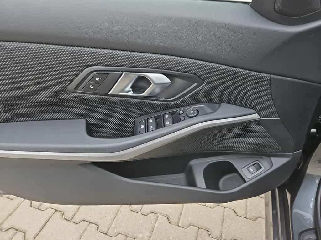BMW 318 i Touring Advantage Autom./NAVI/DAB/LED/eGSD/ 08/2020-photo-15