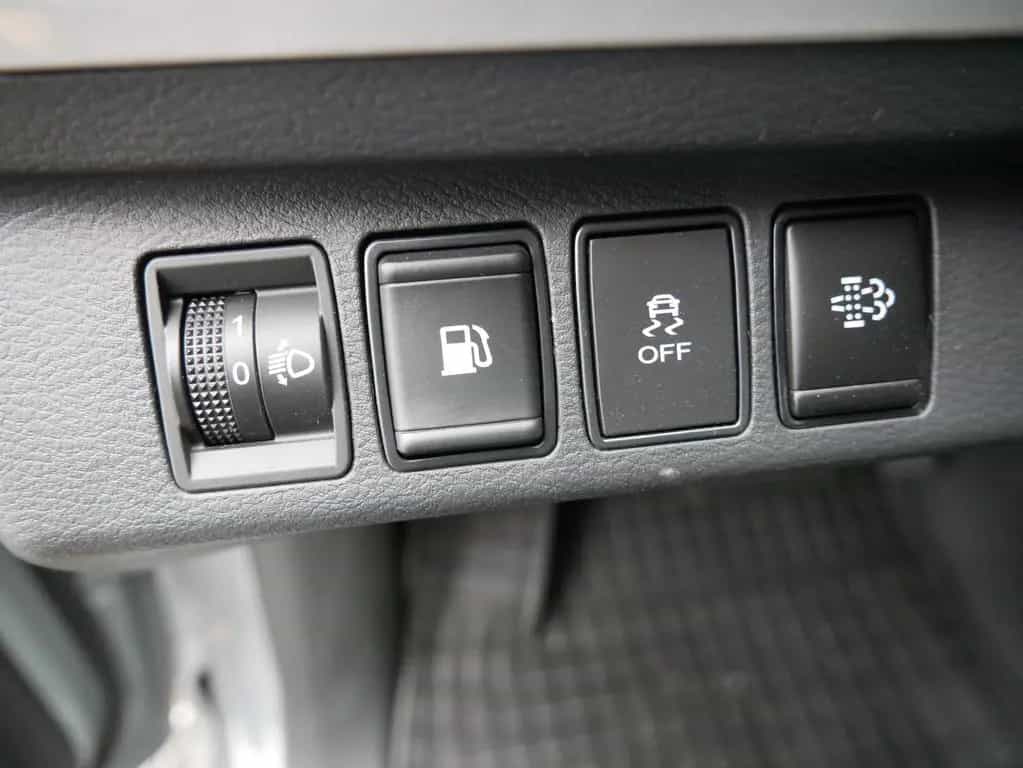 DFSK Rich 6 Facelift 4 x4 Autom. DOKA Klima Leder null-photo-25