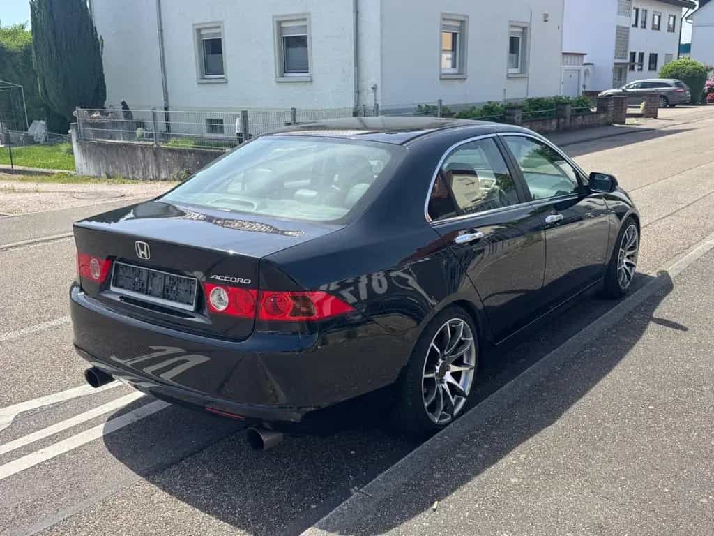 Honda Accord Lim. 2.0 Executive TÜV Neu / Schiebedach 03/2007-photo-3