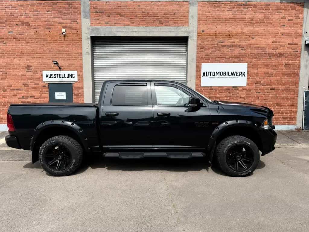Dodge RAM 1500 4x4 Hemi 5.7 V8*LED*Navi*TOP-Zustand !* 06/2009-photo-1