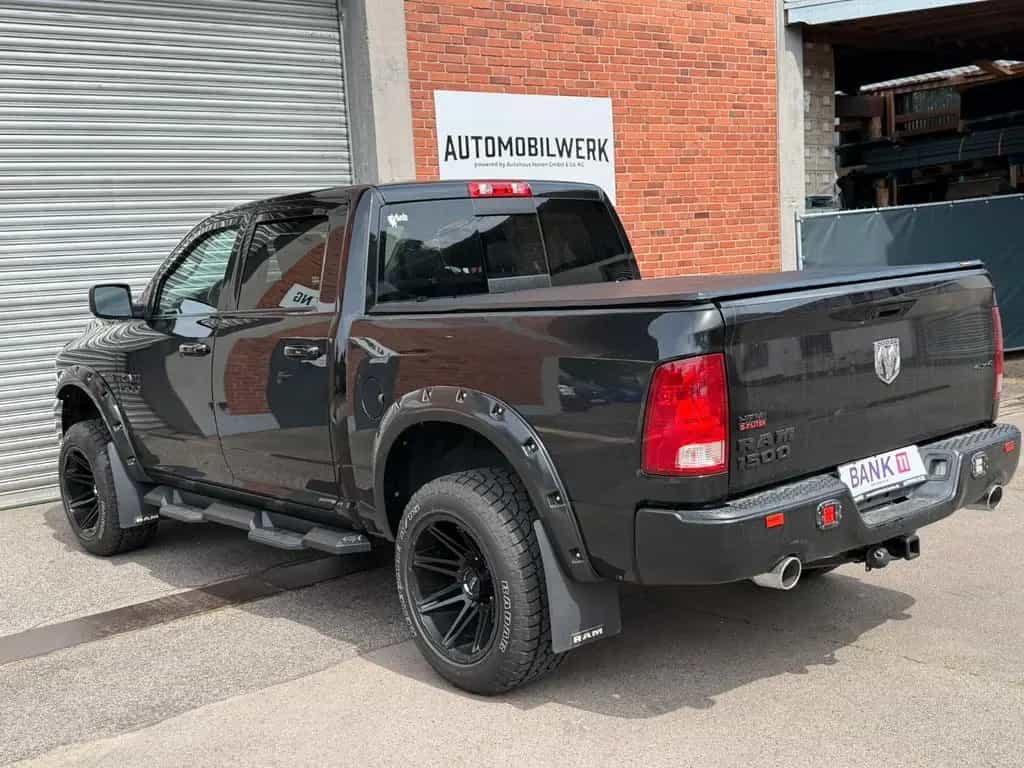 Dodge RAM 1500 4x4 Hemi 5.7 V8*LED*Navi*TOP-Zustand !* 06/2009-photo-2