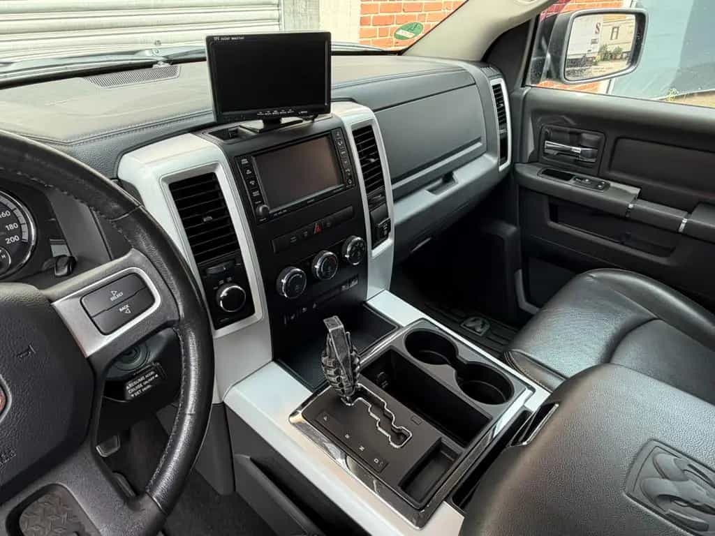 Dodge RAM 1500 4x4 Hemi 5.7 V8*LED*Navi*TOP-Zustand !* 06/2009-photo-27