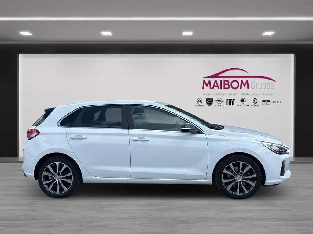 Hyundai i30 1.0 TGDI KAT 06/2017-photo-2