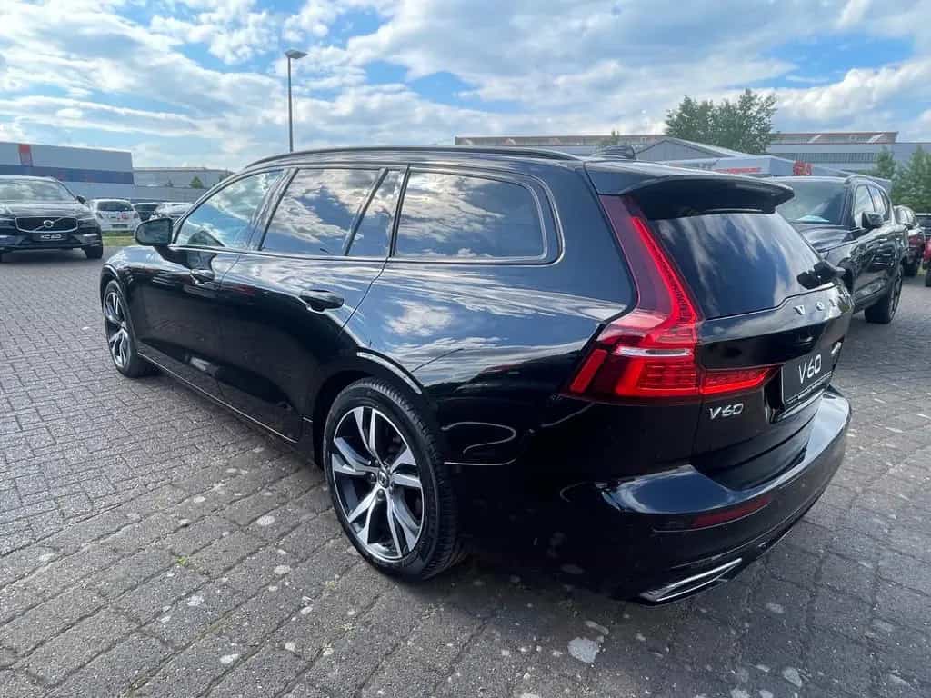 Volvo V60 B4 D R Design Aut. Cam AHK H&K Sound ACC 01/2022-photo-1