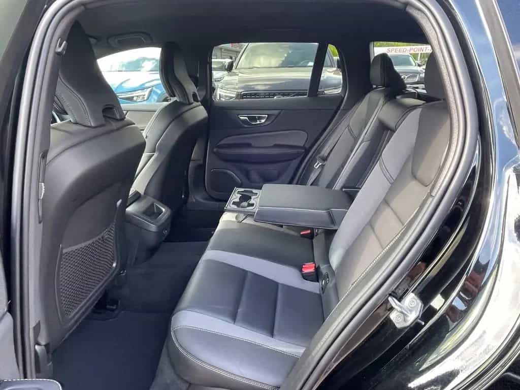 Volvo V60 B4 D R Design Aut. Cam AHK H&K Sound ACC 01/2022-photo-12
