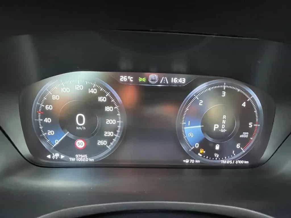 Volvo V60 B4 D R Design Aut. Cam AHK H&K Sound ACC 01/2022-photo-14