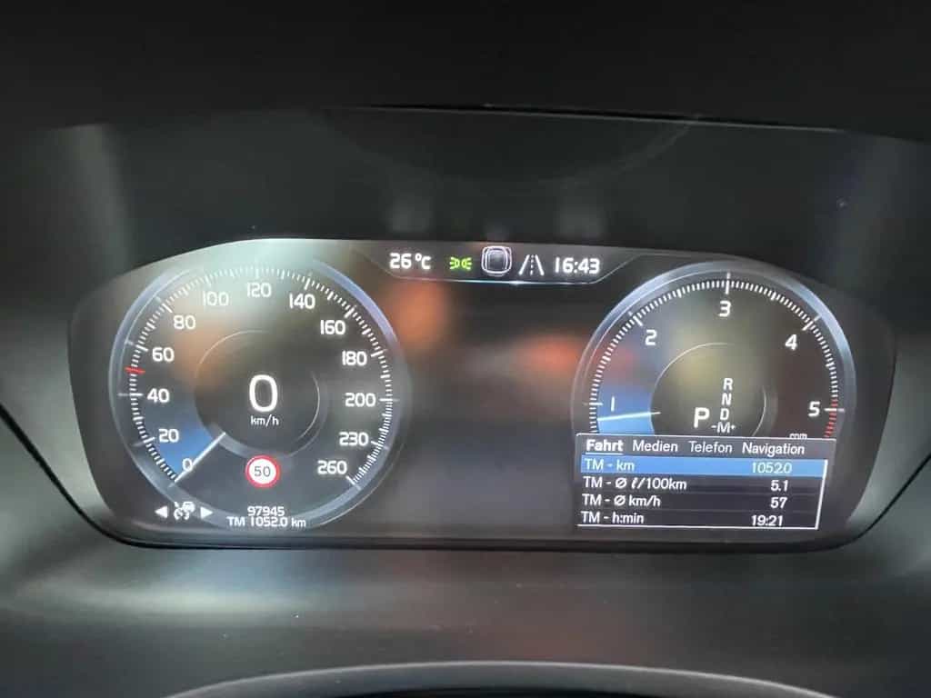 Volvo V60 B4 D R Design Aut. Cam AHK H&K Sound ACC 01/2022-photo-15