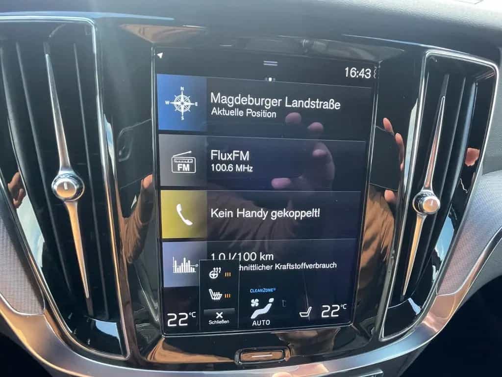 Volvo V60 B4 D R Design Aut. Cam AHK H&K Sound ACC 01/2022-photo-16