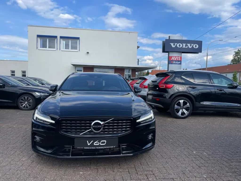 Volvo V60 B4 D R Design Aut. Cam AHK H&K Sound ACC 01/2022-photo-2