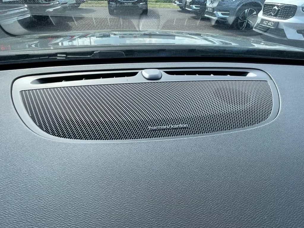 Volvo V60 B4 D R Design Aut. Cam AHK H&K Sound ACC 01/2022-photo-23