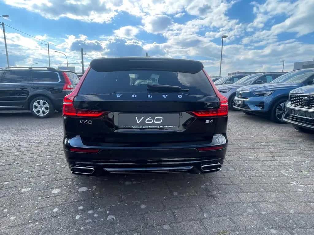 Volvo V60 B4 D R Design Aut. Cam AHK H&K Sound ACC 01/2022-photo-3