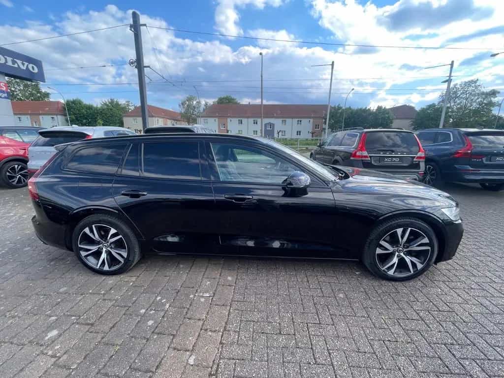 Volvo V60 B4 D R Design Aut. Cam AHK H&K Sound ACC 01/2022-photo-5