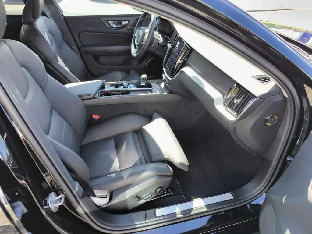 Volvo V60 B4 Benzin ACC BLIS Frontscheibenhzg 11/2024-photo-10