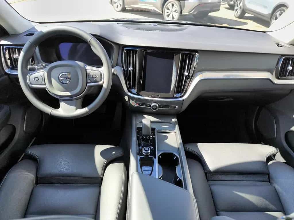Volvo V60 B4 Benzin ACC BLIS Frontscheibenhzg 11/2024-photo-11