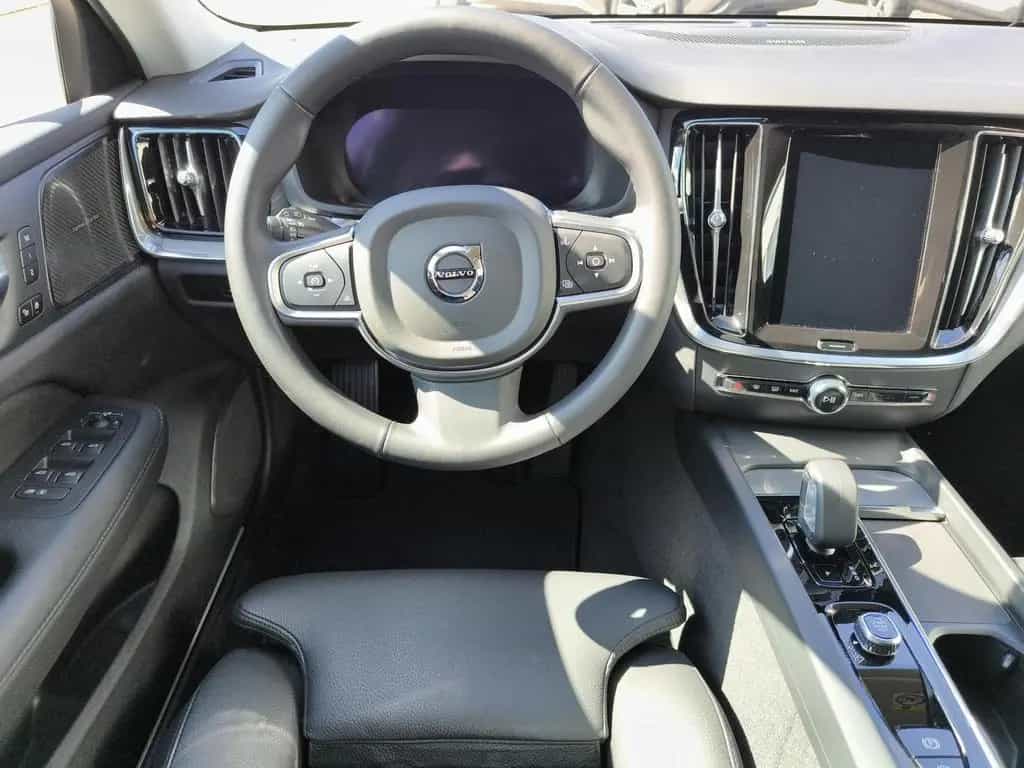 Volvo V60 B4 Benzin ACC BLIS Frontscheibenhzg 11/2024-photo-12