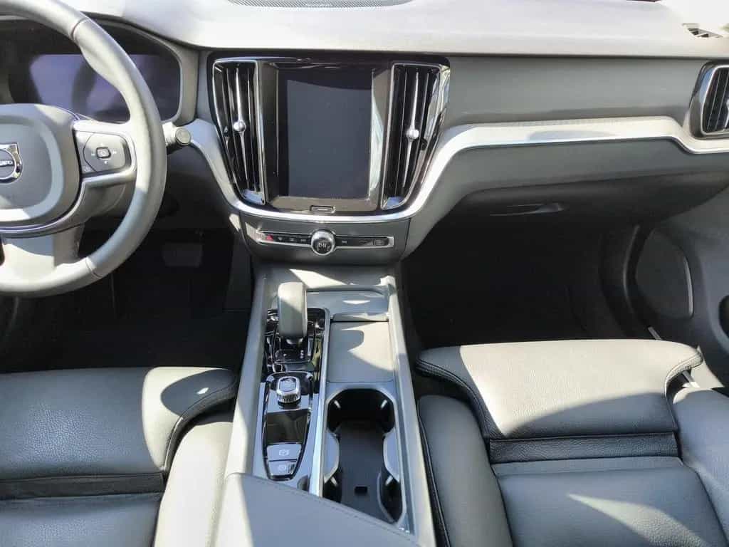 Volvo V60 B4 Benzin ACC BLIS Frontscheibenhzg 11/2024-photo-14