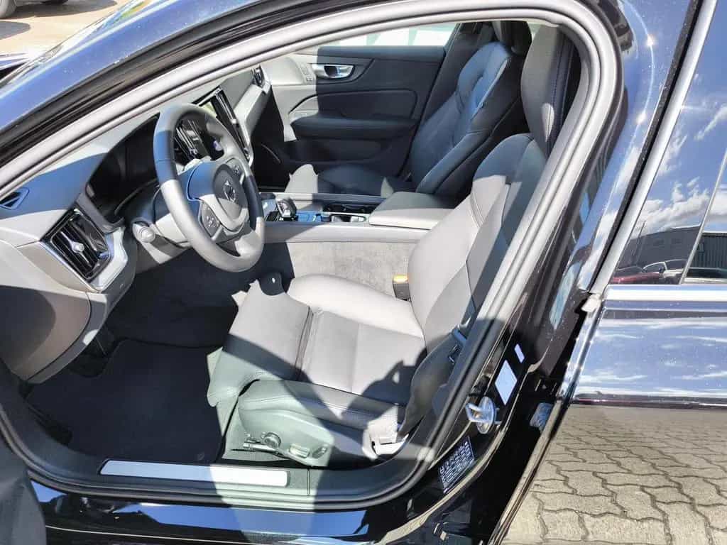 Volvo V60 B4 Benzin ACC BLIS Frontscheibenhzg 11/2024-photo-7
