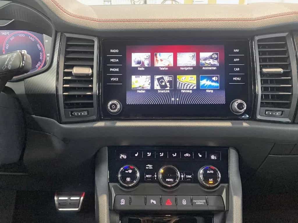 Skoda Kodiaq RS 2,0 TSI 4x4 AHK+NAVI+KAM+LED+ACC+KLIMA 04/2024-photo-13