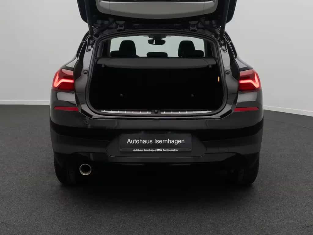 BMW X2 sD18i GeschwindigReg ParkAss DAB Navi Lordos 03/2023-photo-12