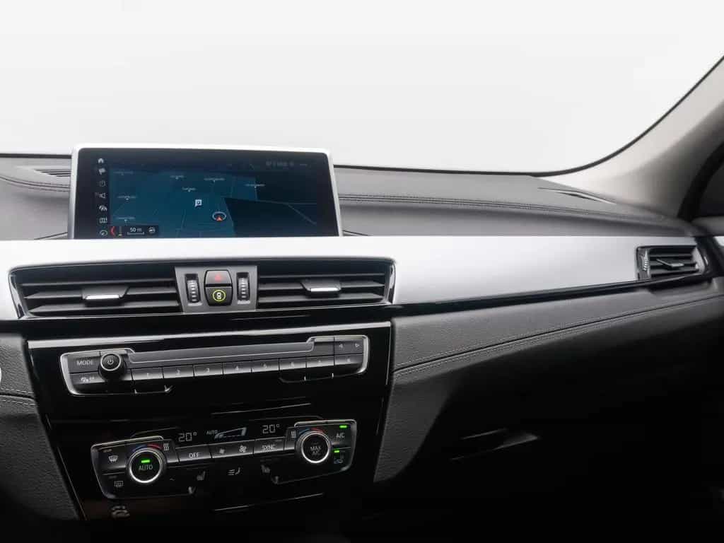 BMW X2 sD18i GeschwindigReg ParkAss DAB Navi Lordos 03/2023-photo-17