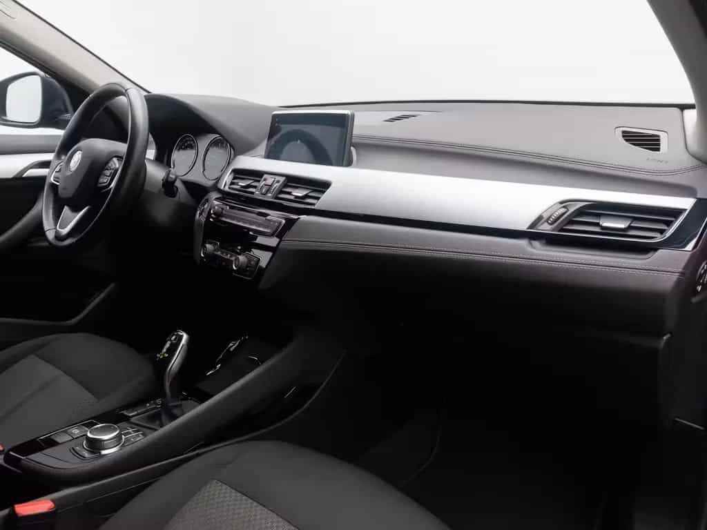 BMW X2 sD18i GeschwindigReg ParkAss DAB Navi Lordos 03/2023-photo-19
