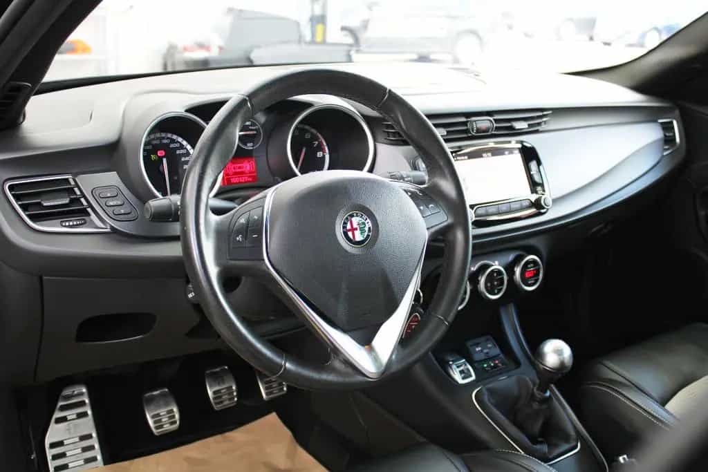 Alfa Romeo Giulietta *Tüv&Inspektion Neu*Panodach*2.Hd*Navi* 05/2016-photo-10