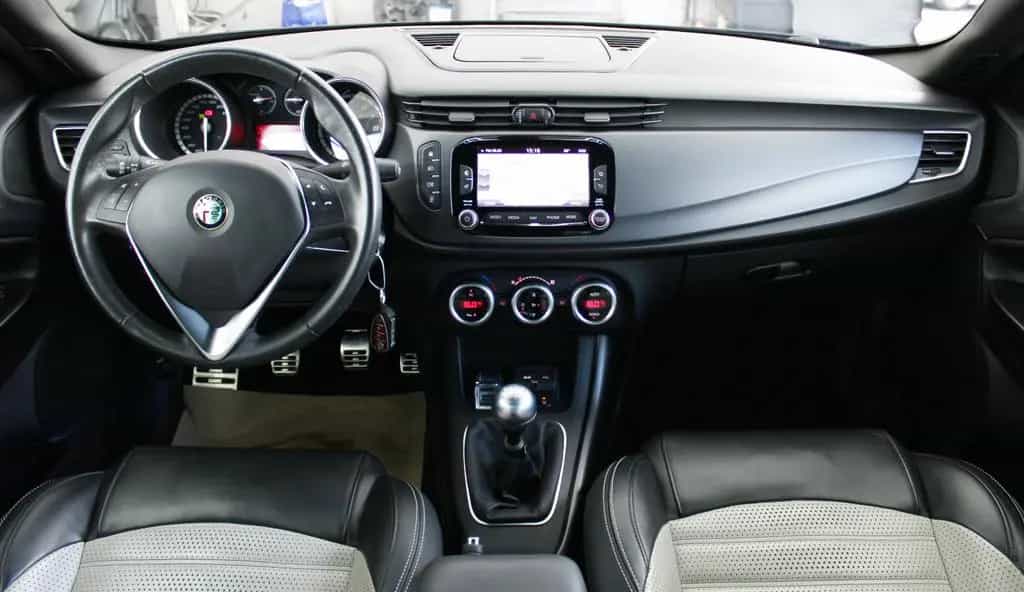 Alfa Romeo Giulietta *Tüv&Inspektion Neu*Panodach*2.Hd*Navi* 05/2016-photo-16