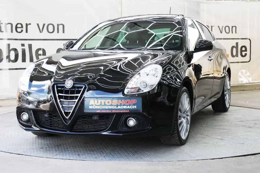 Alfa Romeo Giulietta *Tüv&Inspektion Neu*Panodach*2.Hd*Navi* 05/2016-photo-2