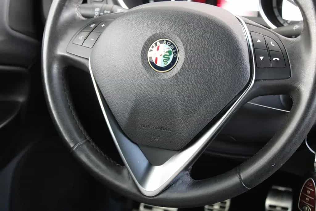 Alfa Romeo Giulietta *Tüv&Inspektion Neu*Panodach*2.Hd*Navi* 05/2016-photo-22