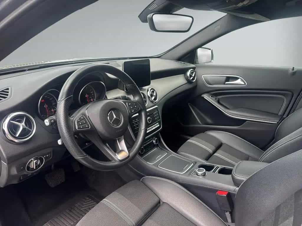 Mercedes-Benz GLA 180 Urban Navi Klima Kamera 12/2019-photo-10