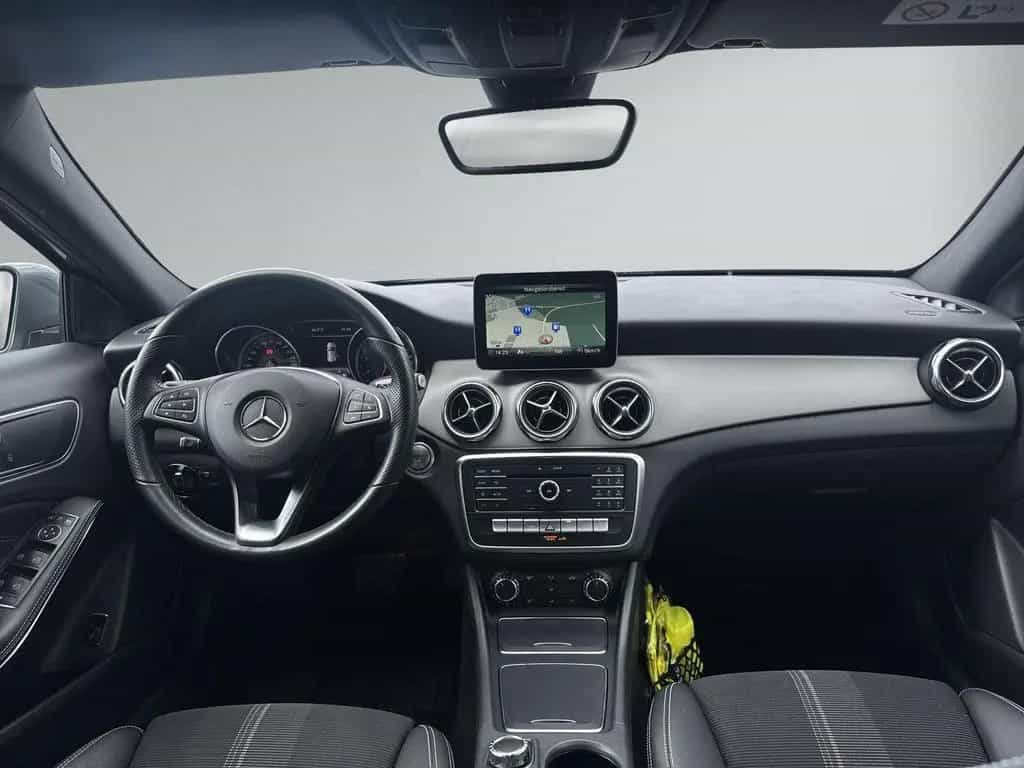 Mercedes-Benz GLA 180 Urban Navi Klima Kamera 12/2019-photo-3