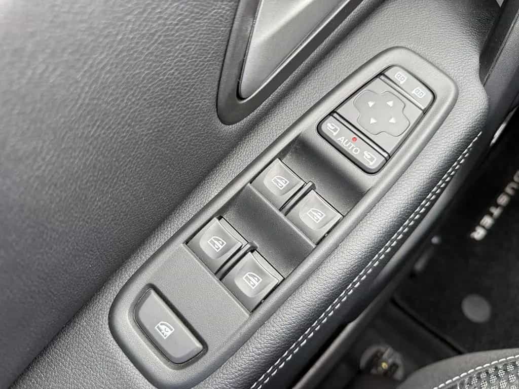 Dacia Duster II 1.3 TCE Journey LED Navi Kamera DAB 04/2024-photo-19