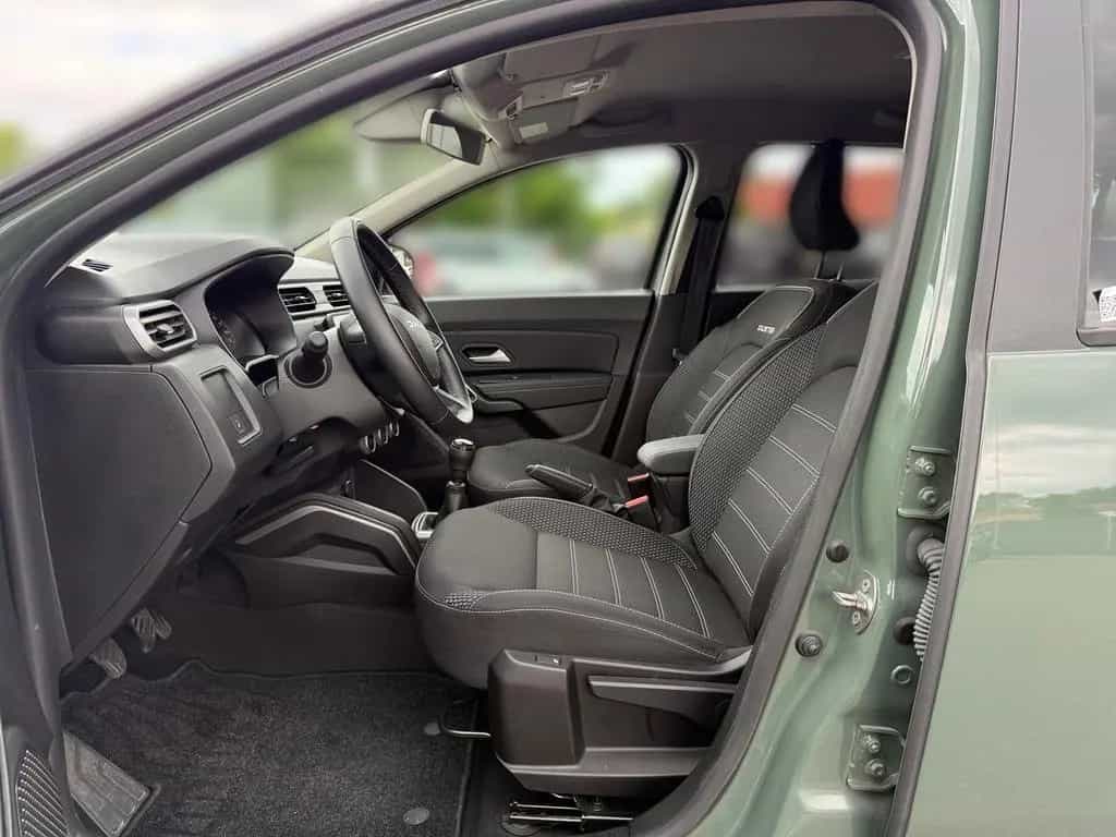 Dacia Duster II 1.3 TCE Journey LED Navi Kamera DAB 04/2024-photo-9