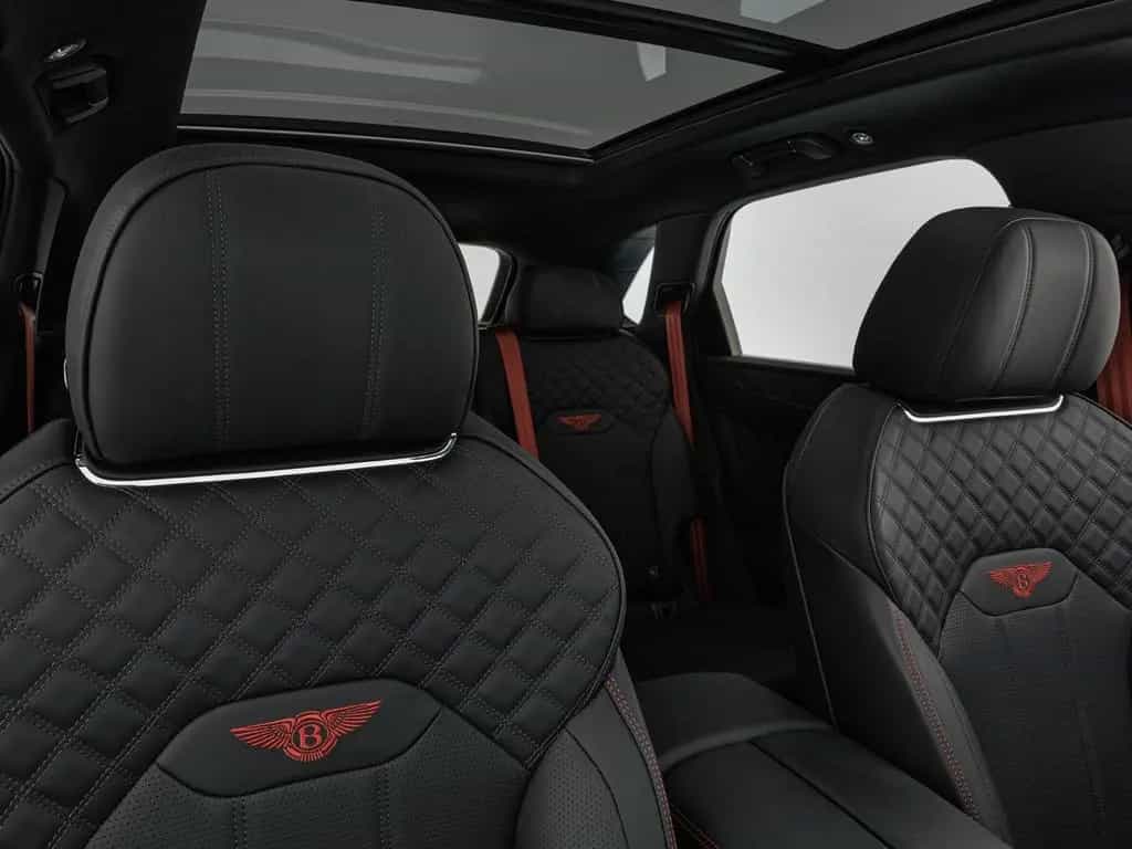 Bentley Bentayga S V8 / Privacy Glass 04/2024-photo-22