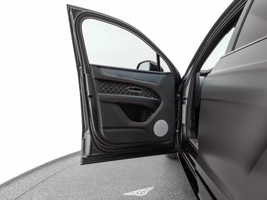 Bentley Bentayga S V8 / Privacy Glass 04/2024-photo-7