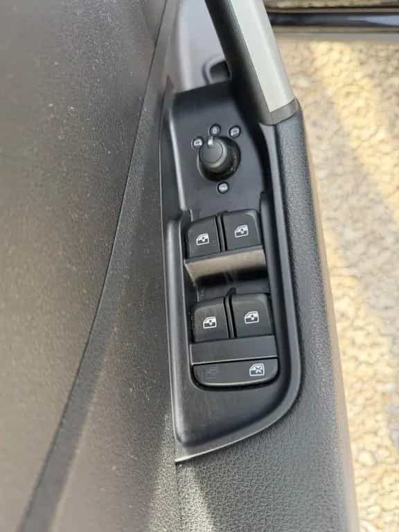 Audi Q2 30 TFSI TEMP|SZH|MFL|PDC|KEYLESS|KLIMA 01/2020-photo-20