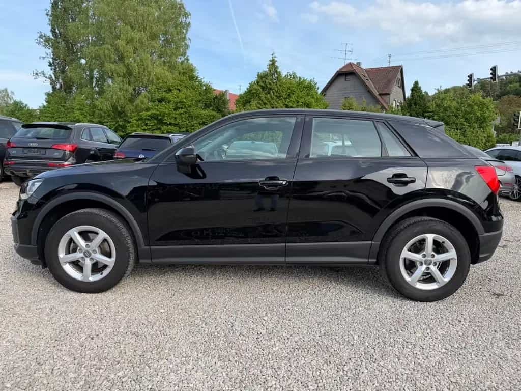 Audi Q2 30 TFSI TEMP|SZH|MFL|PDC|KEYLESS|KLIMA 01/2020-photo-3