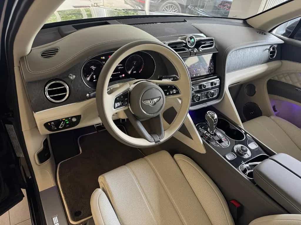 Bentley Bentayga 4.0 V8 First-Edition Naim Panorama AHK 04/2021-photo-10