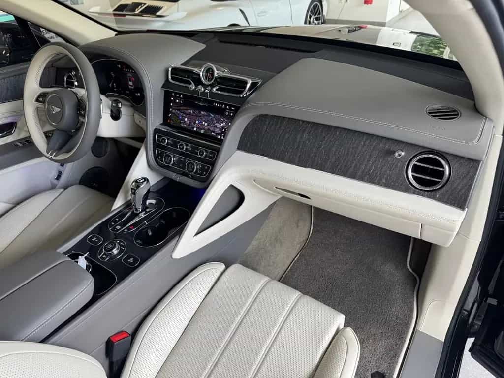 Bentley Bentayga 4.0 V8 First-Edition Naim Panorama AHK 04/2021-photo-12