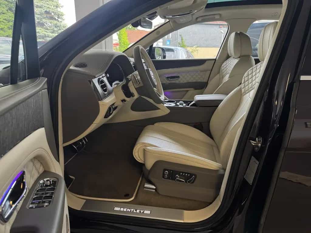 Bentley Bentayga 4.0 V8 First-Edition Naim Panorama AHK 04/2021-photo-8