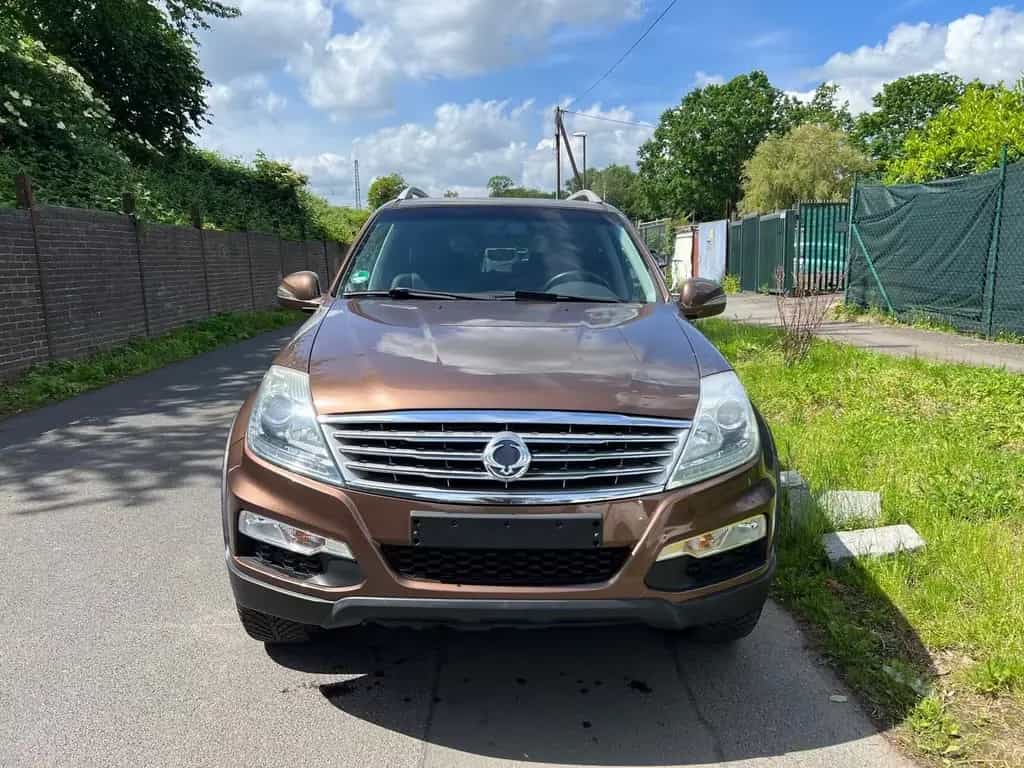 Ssangyong REXTON Rexton W Quartz 4WD 7 SITZPLÄTZE 01/2016-photo-4