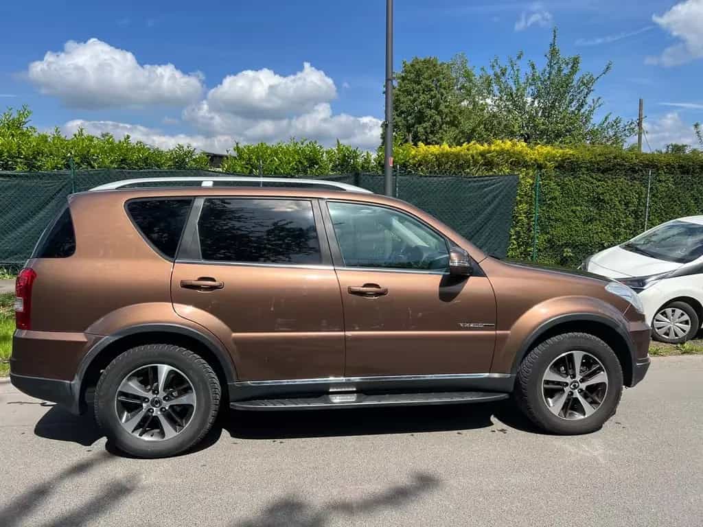 Ssangyong REXTON Rexton W Quartz 4WD 7 SITZPLÄTZE 01/2016-photo-5
