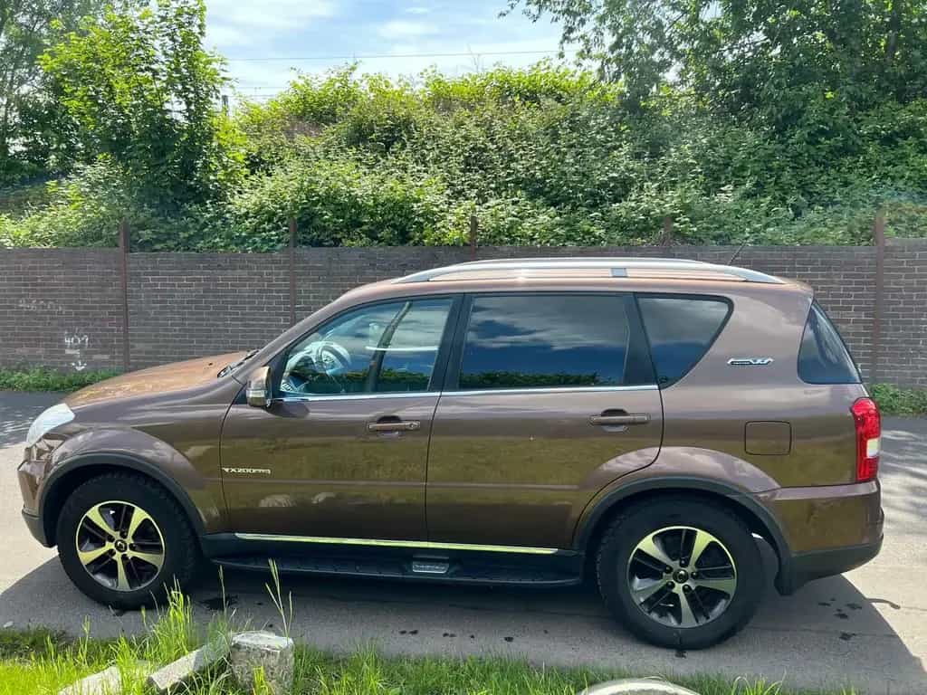Ssangyong REXTON Rexton W Quartz 4WD 7 SITZPLÄTZE 01/2016-photo-7