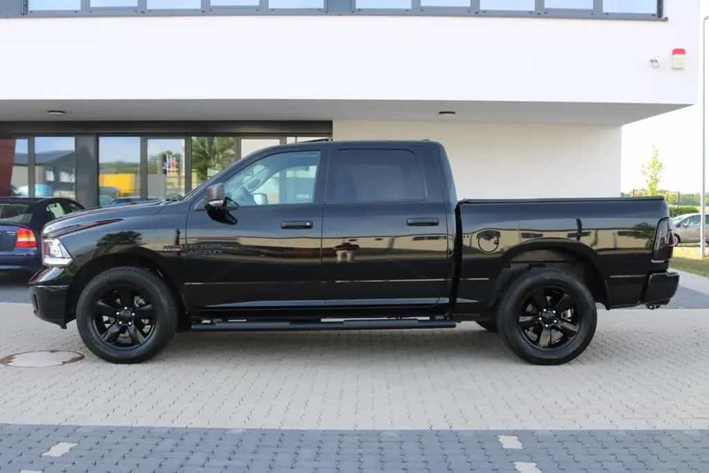 Dodge RAM 1500 5.7 V8 Crew Cab Black/PANO/KAMERA/NAVI 09/2025-photo-10