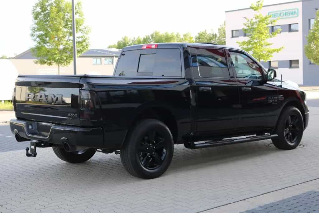 Dodge RAM 1500 5.7 V8 Crew Cab Black/PANO/KAMERA/NAVI 09/2025-photo-14