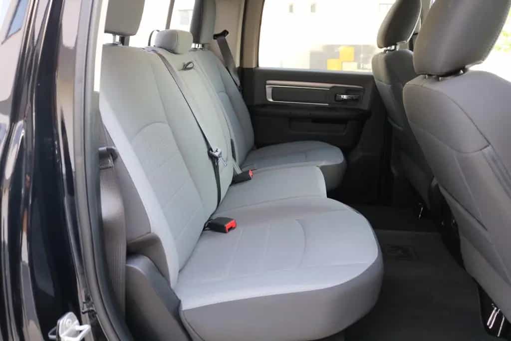 Dodge RAM 1500 5.7 V8 Crew Cab Black/PANO/KAMERA/NAVI 09/2025-photo-25