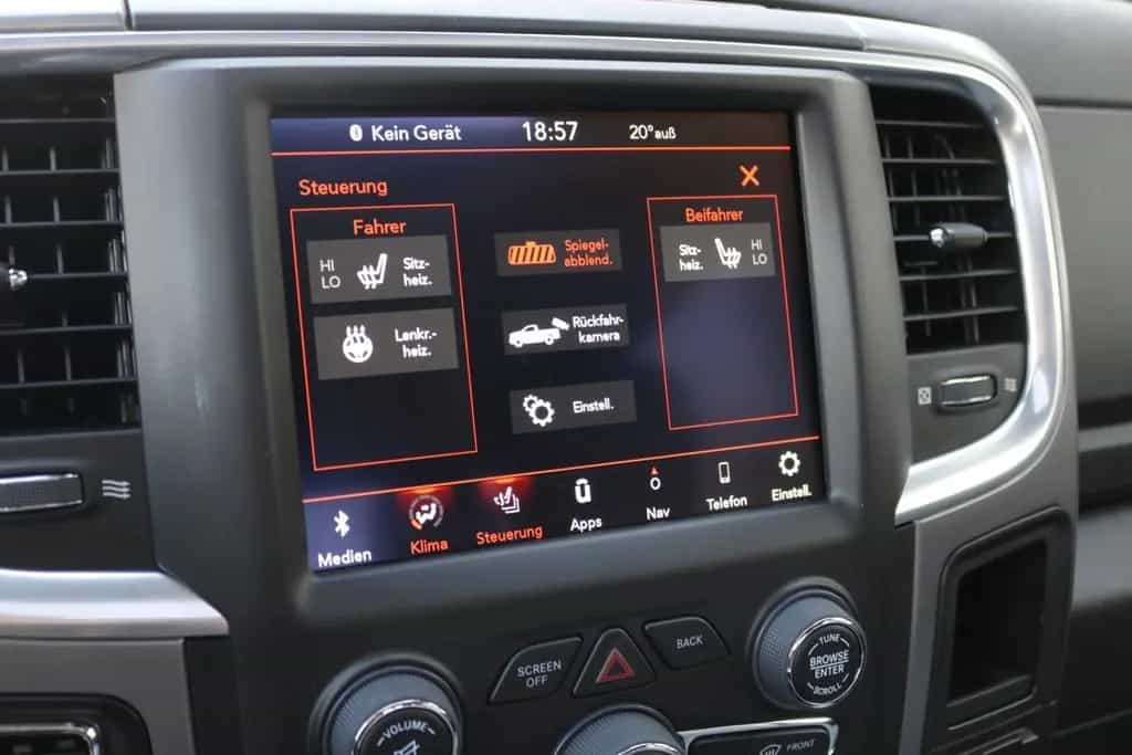 Dodge RAM 1500 5.7 V8 Crew Cab Black/PANO/KAMERA/NAVI 09/2025-photo-43