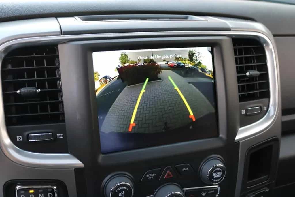 Dodge RAM 1500 5.7 V8 Crew Cab Black/PANO/KAMERA/NAVI 09/2025-photo-44